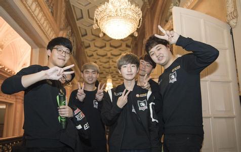 士方面目前 士方面目前