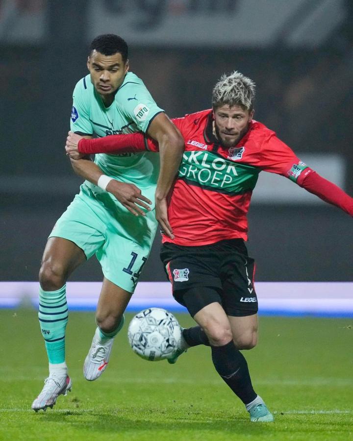 在现代足球 在现代足球